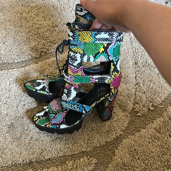 Rainbow Snakeskin Lace-Up boots - Picture 4 of 5